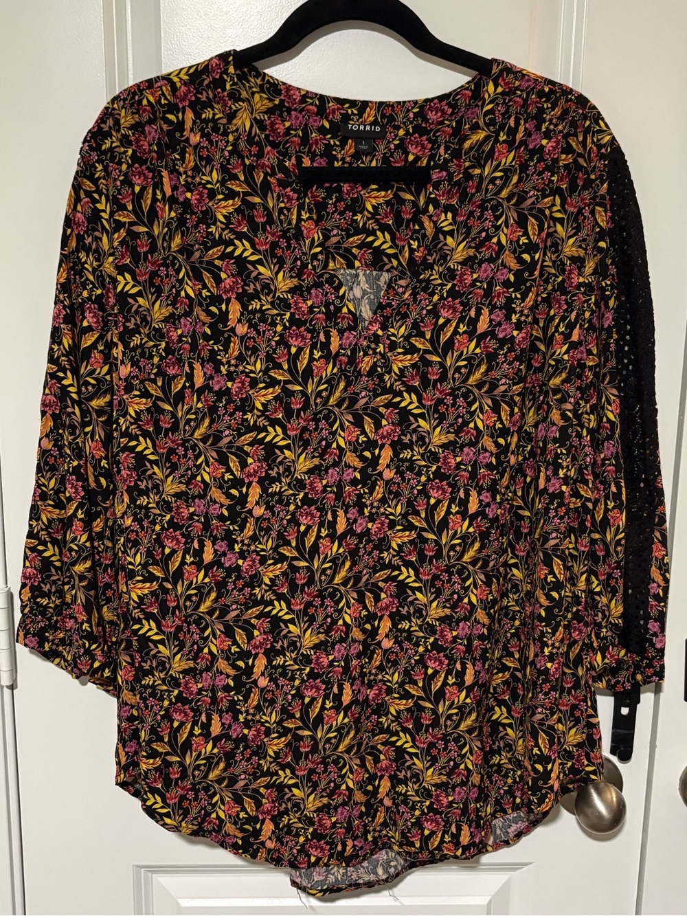 Torrid Black Multicolor Floral Lace Inset Sleeve Blouse Size 1